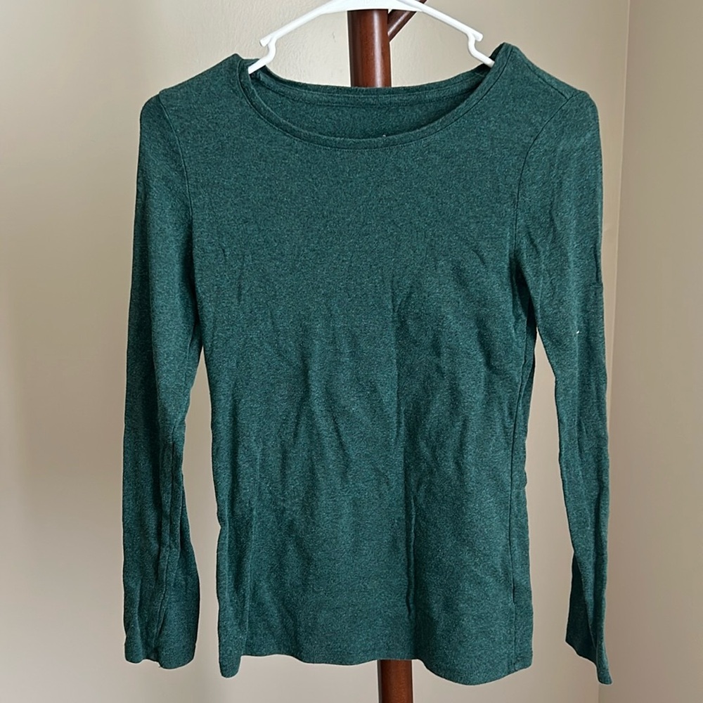 Green casual long sleeve top